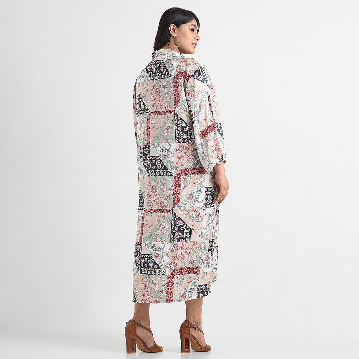 Green tile print collared satin kaftan