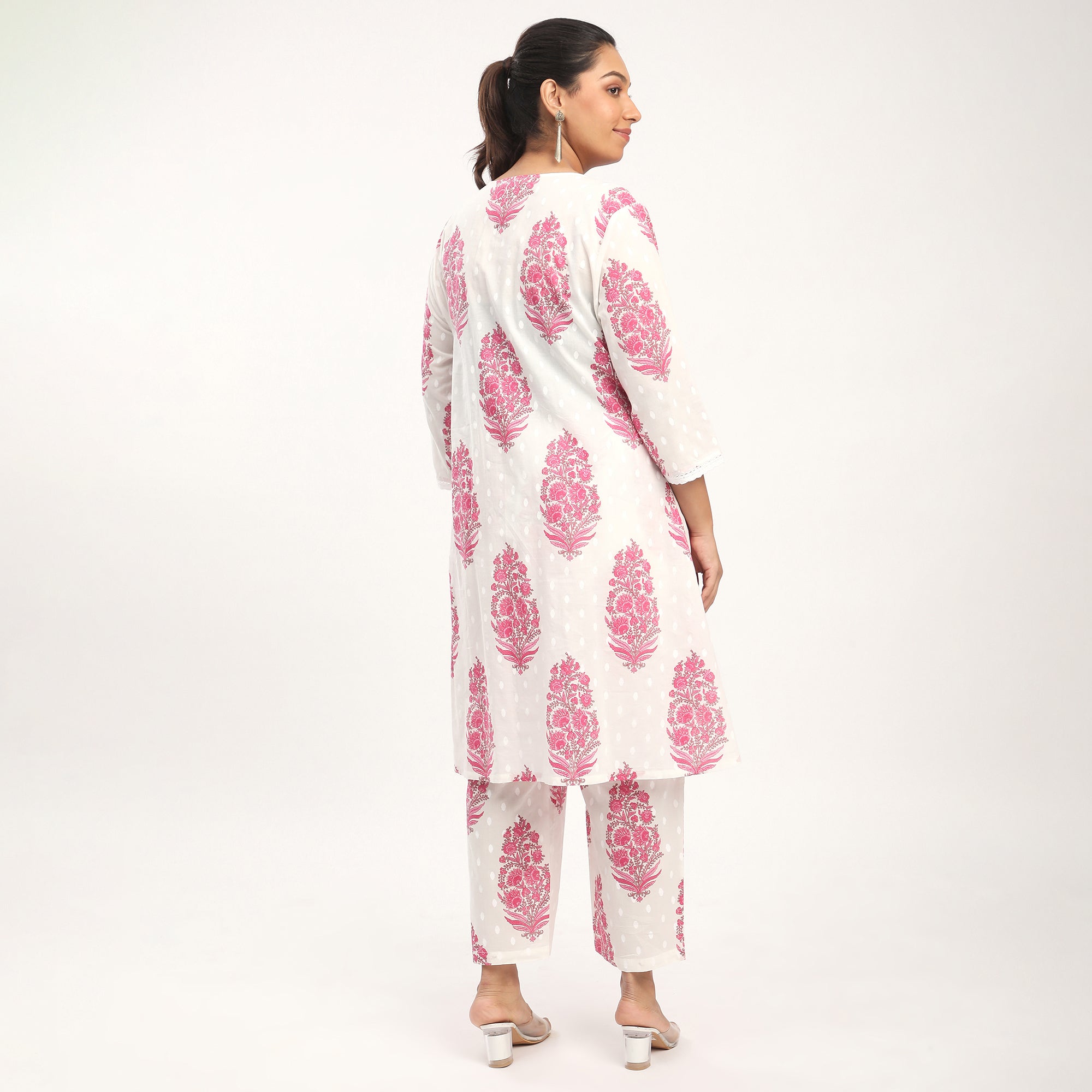 Plus Size Pink Cotton Floral Print Pintuck Detail Kurta Set
